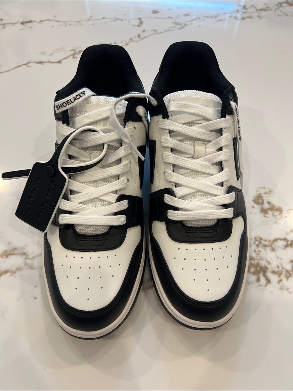 Off-White Black and White Low-Top Arrow Sneakers